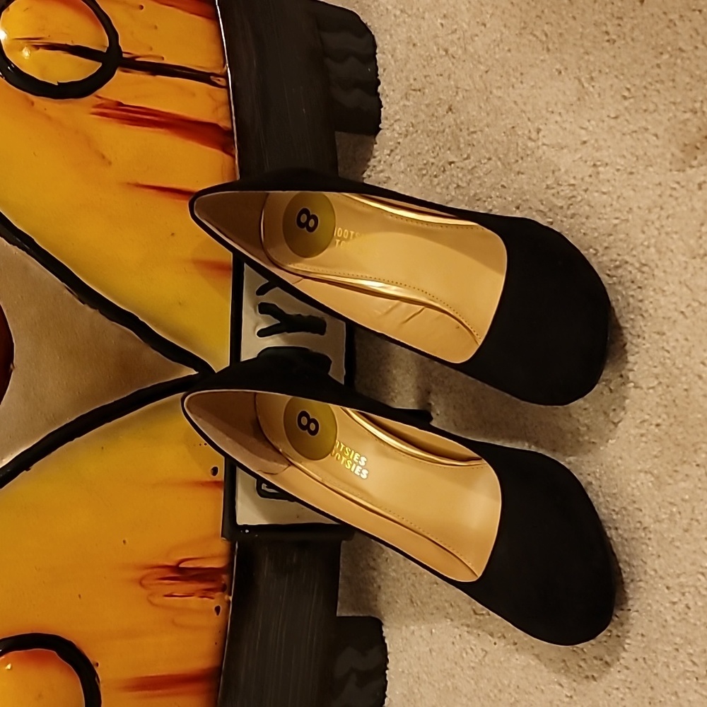 Shoes - Picture 2 of 3